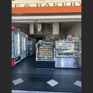 Shop bakery vùng North Ipswich income ổn định cần sang lại